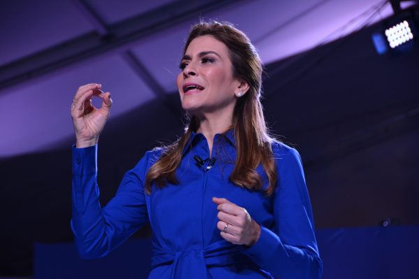 Carolina Mejía propone un muro económico en la frontera