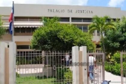 Dictan tres meses de prisión preventiva a hombre por la muerte de su mujer en Azua