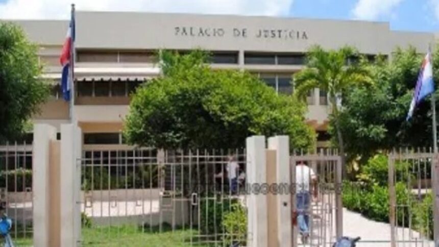 Dictan tres meses de prisión preventiva a hombre por la muerte de su mujer en Azua