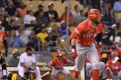 Escogido vence 6-3 a las Águilas y alcanza su cuarta victoria seguida
