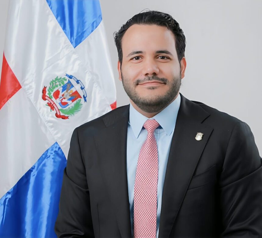 Genao Lanza responde a Quique Antún: Usted dirige el PRSC desde un celular y fuera del país