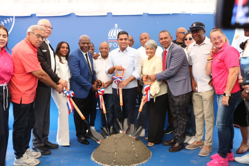 Kelvin Cruz da primer picazo para construir estadio municipal de béisbol en Consuelo
