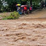 Lluvias provocan inundaciones en Azua y dejan aislado a Las Lomas
