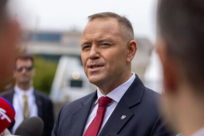 Nawrocki entra en el Tribunal Constitucional de Polonia en plena crisis institucional