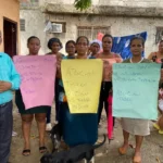 Residentes de Brisas del Este denuncian presunto maltrato a niños en transporte escolar