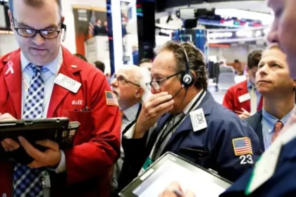 Wall Street cae en la apertura por el desplome de Intel y la baja de Amazon